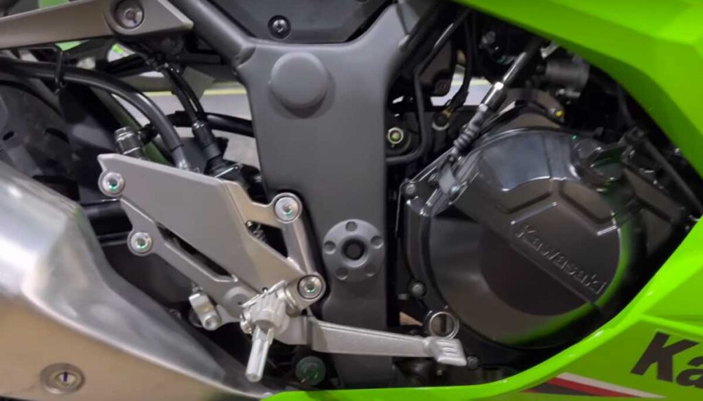 Ninja 300 Engine